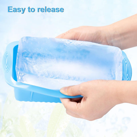 Huiruso large ice cubes ready in the mold for fast cooling