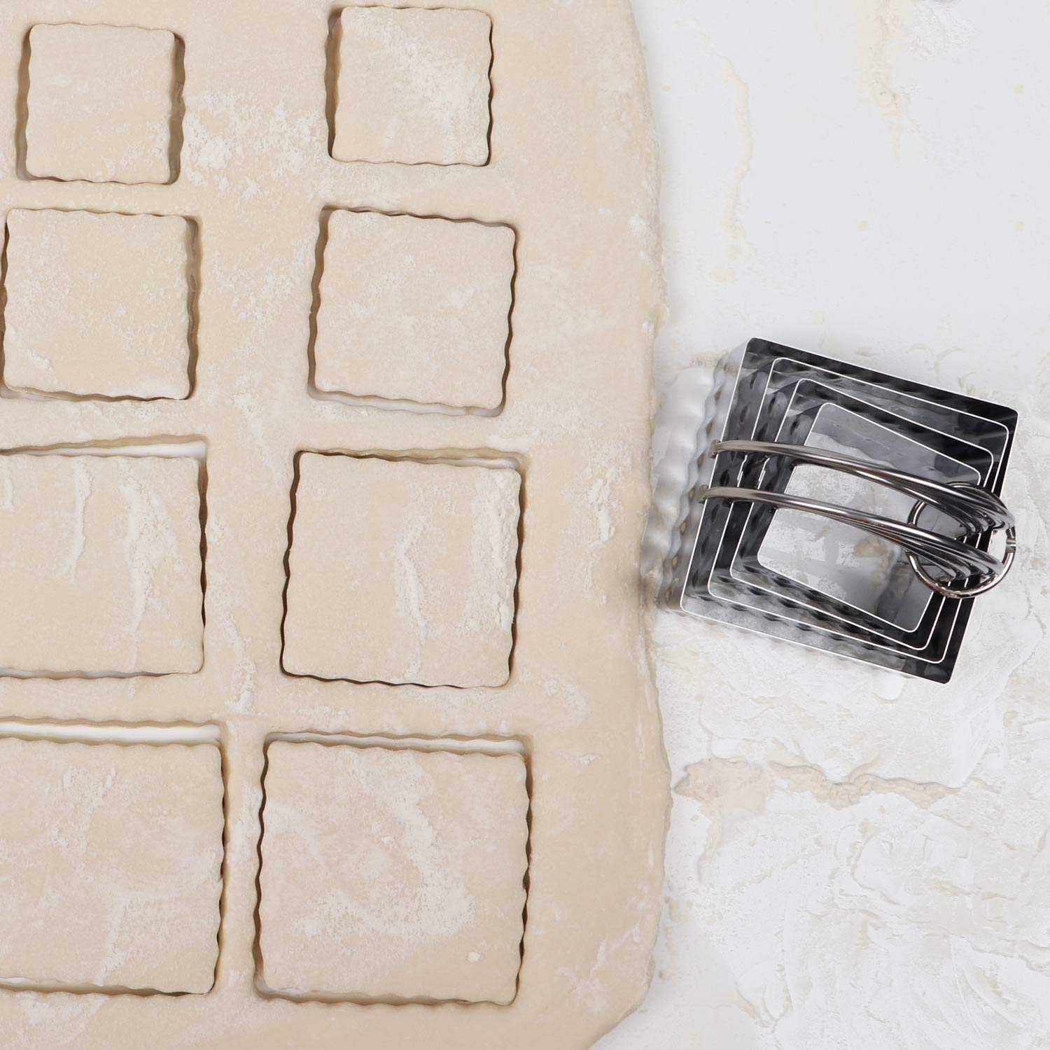 HULISEN ergonomic cookie cutters with easy-release surfaces.