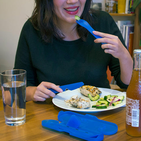 humangear GoBites Trio toothpick helps clean teeth after meals