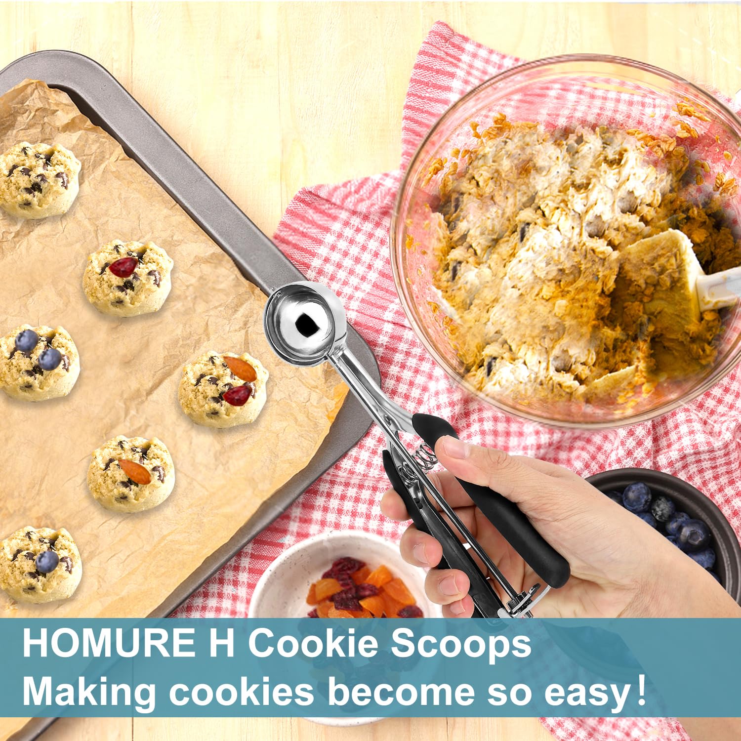HOMURE H cookie scoop with non-slip rubber handle feels secure