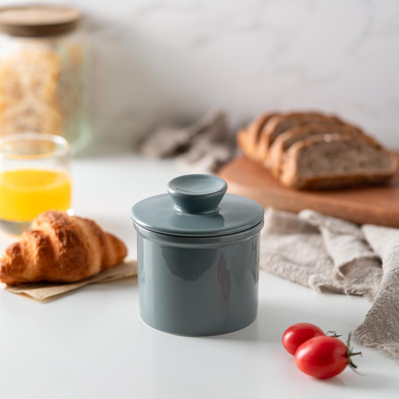 Husfunov ceramic keeper butter showcases durable glaze and practical design.