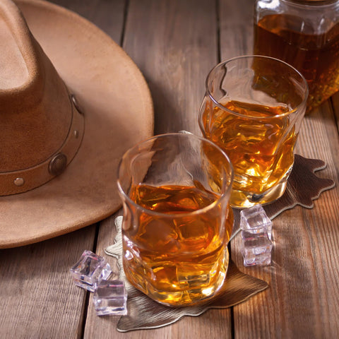 Hushee coaster fits most mugs and glasses in natural brown-white tones.
