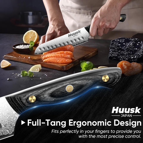 Huusk Damascus pattern with wood ebony handle close-up