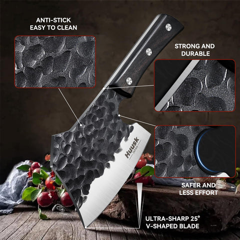 Huusk ergonomic grip enhances stability during extended kitchen use.