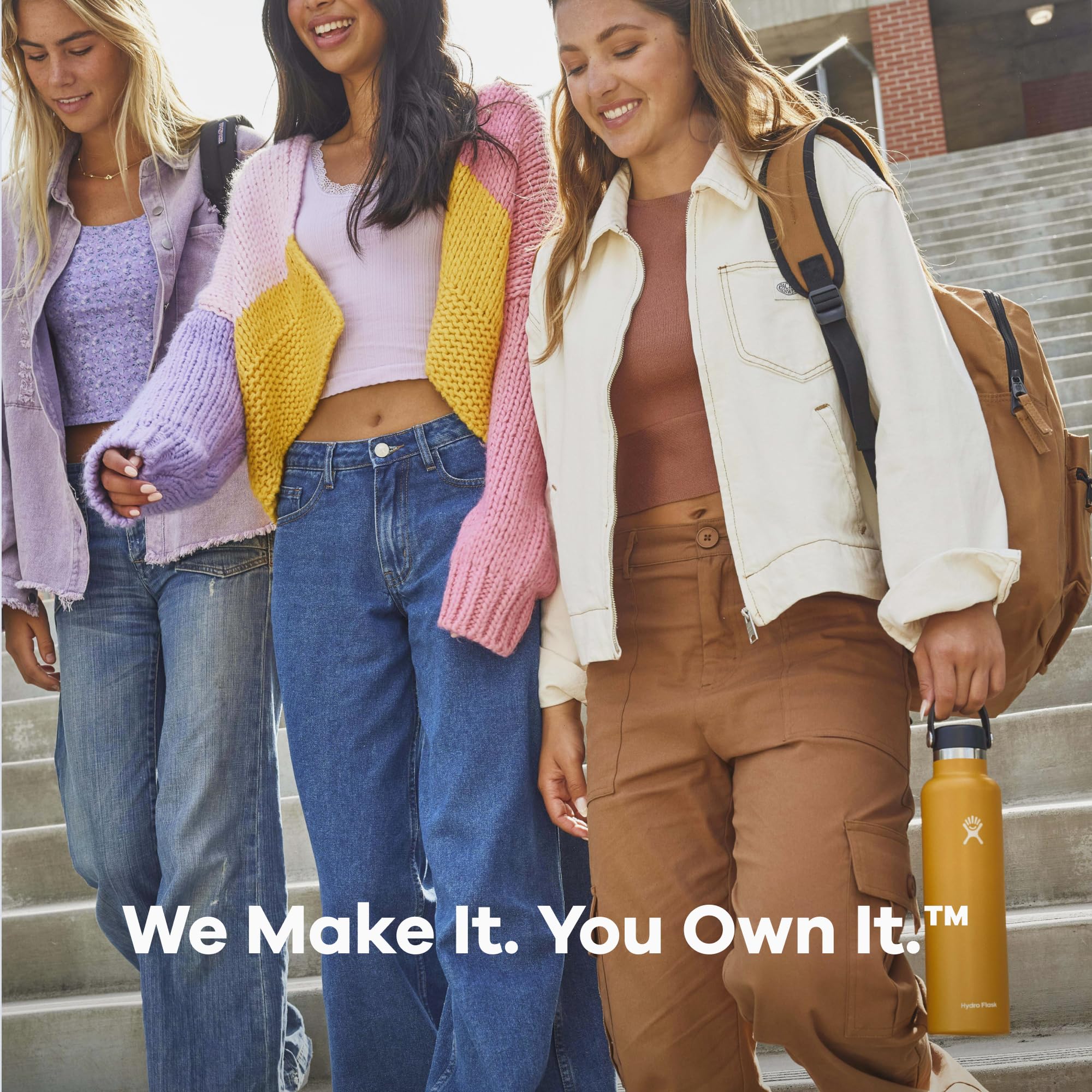 Hydro Flask Surf Blue bottle remains stain-free and vibrant after daily use.