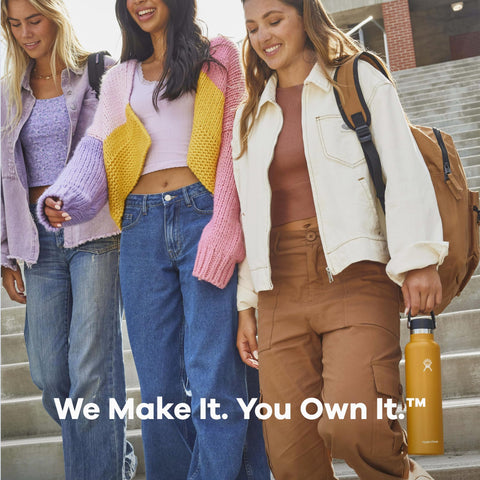 Hydro Flask Surf Blue bottle remains stain-free and vibrant after daily use.