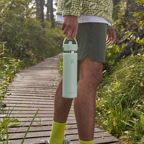 Close-up of the Flex Straw Cap on reef pink Hydro Flask for easy one-handed use.