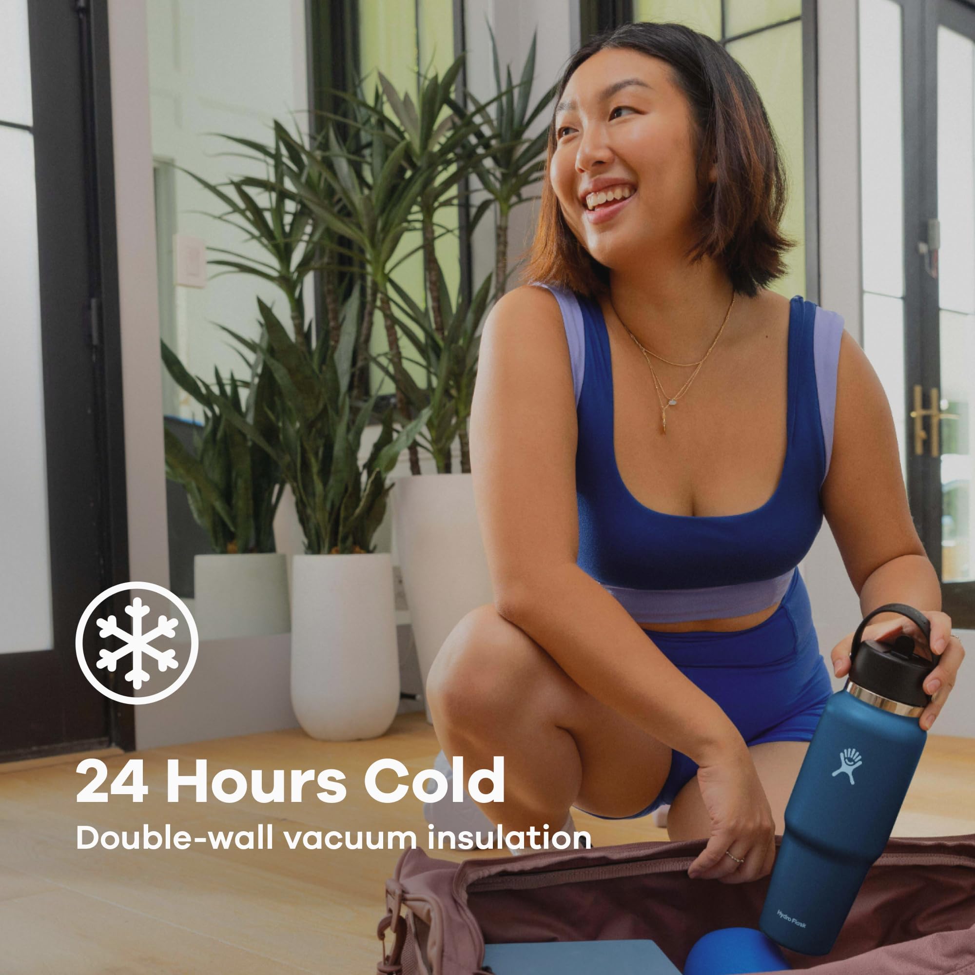 Hydro Flask 32 oz keeps beverages cold for 24 hours