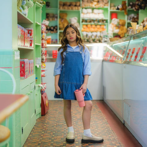 HydroJug Kids durable stainless steel bottle withstands drops.