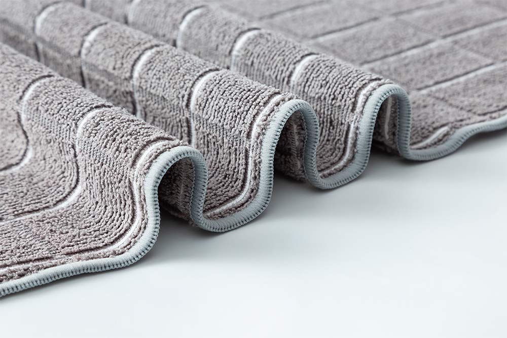 HYER KITCHEN lattice-gray towels stand up to busy kitchens and frequent washing.