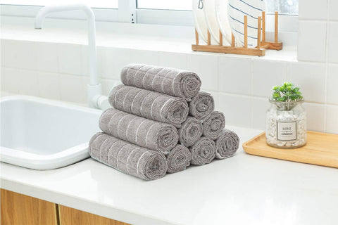 HYER KITCHEN lattice towels absorb spills quickly for faster cleanup.