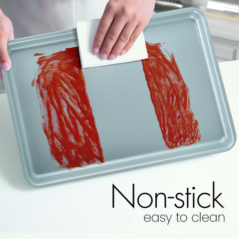 HYGGEOXY sheet in kitchen with vegetables being roasted