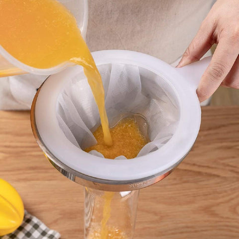 IAXSEE dishwasher-safe funnel eases post-use cleanup.