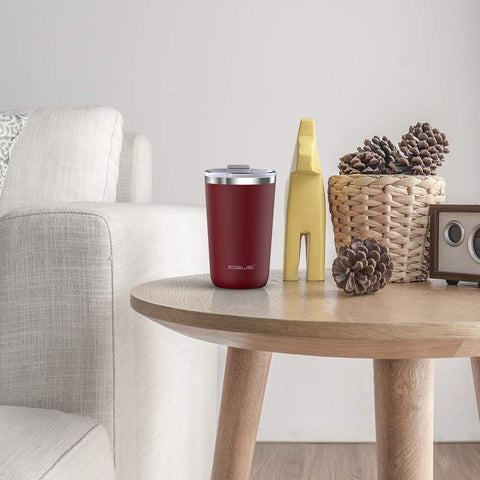 Press-in lid on Ideus tumbler with splash protection for on-the-move use