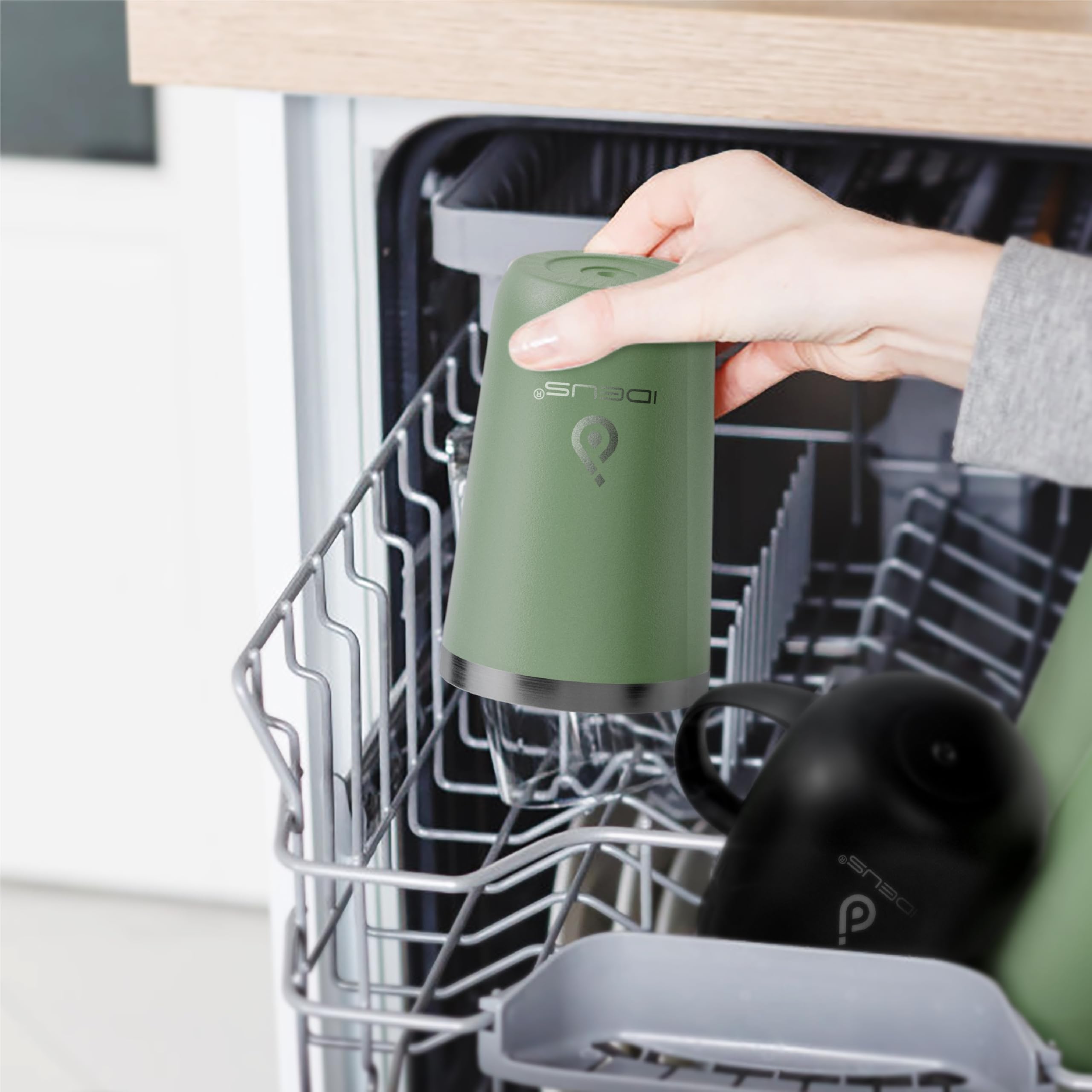 Ideus interior 304 stainless steel ensures rust-free, odorless beverage use.