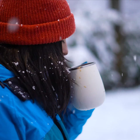 Ideus Snow Mountain White mug wide mouth aids easy cleaning and ice addition.