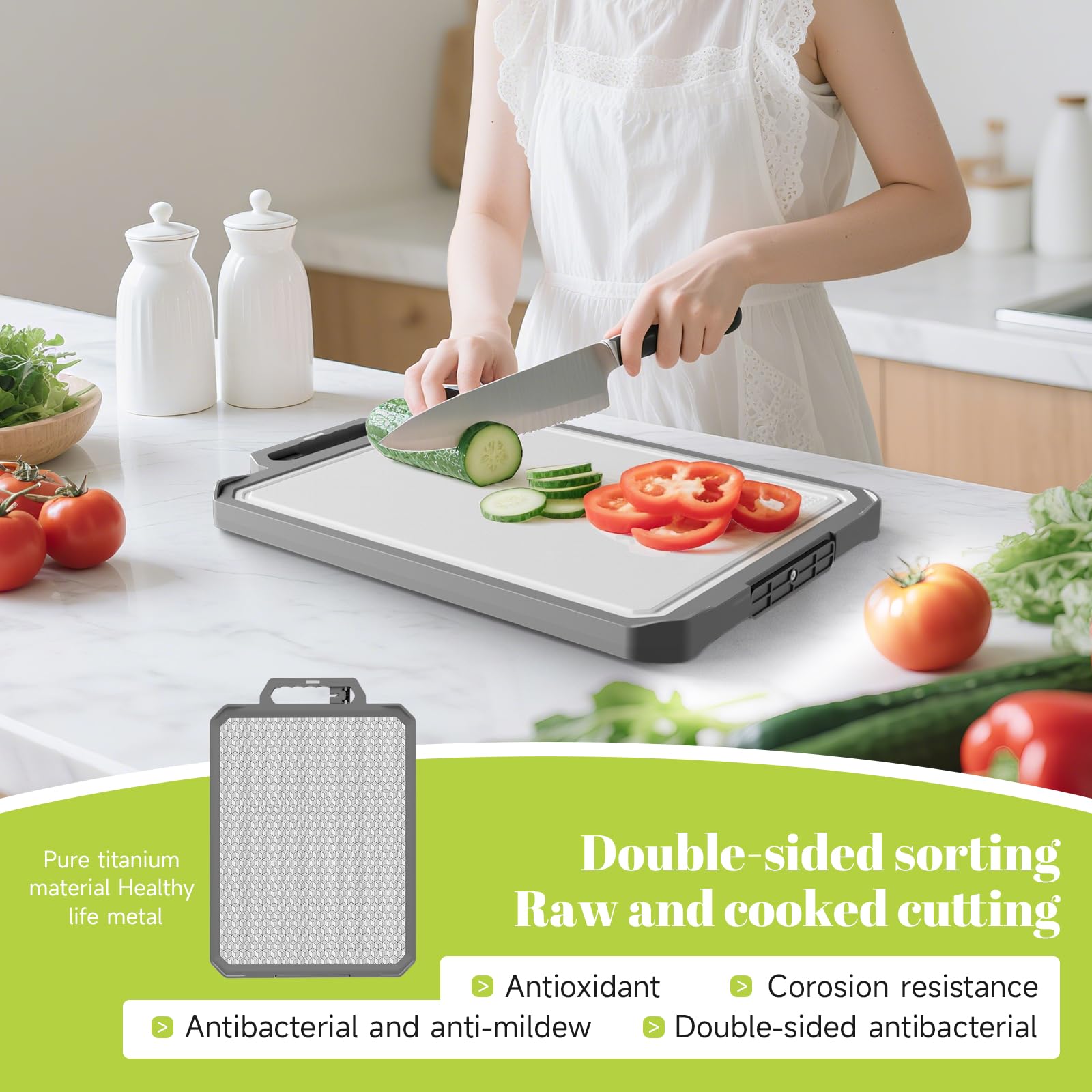 IGOYE cutting board shows integrated juice groove catching drips.