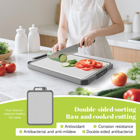 IGOYE cutting board shows integrated juice groove catching drips.