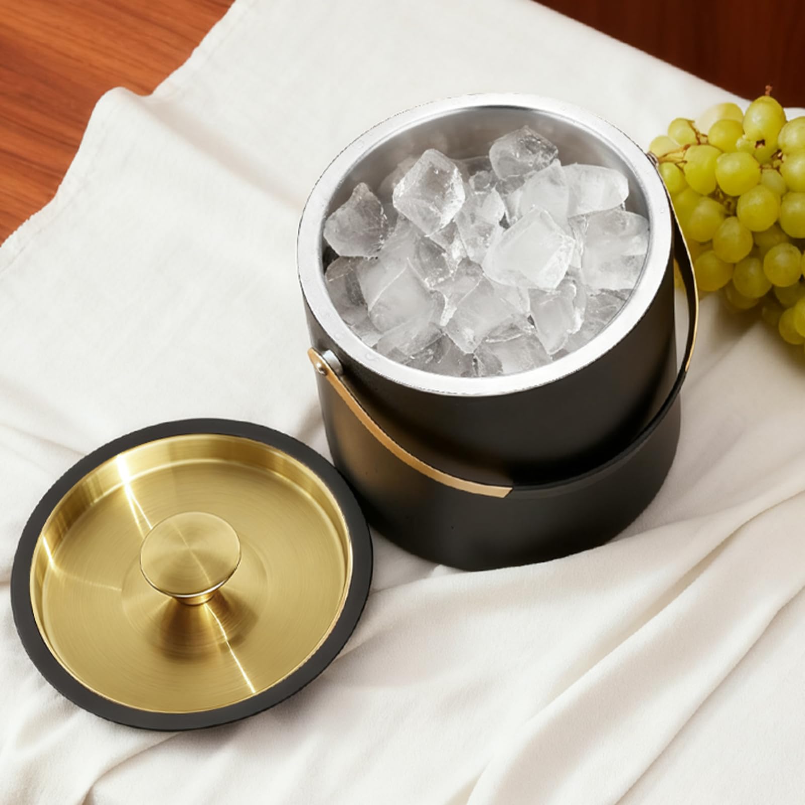 iHoo party-ready ice bucket for bars and gatherings