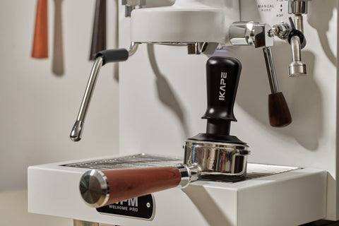 IKAPE concentric ring surface for even tamping and improved consistency in espresso