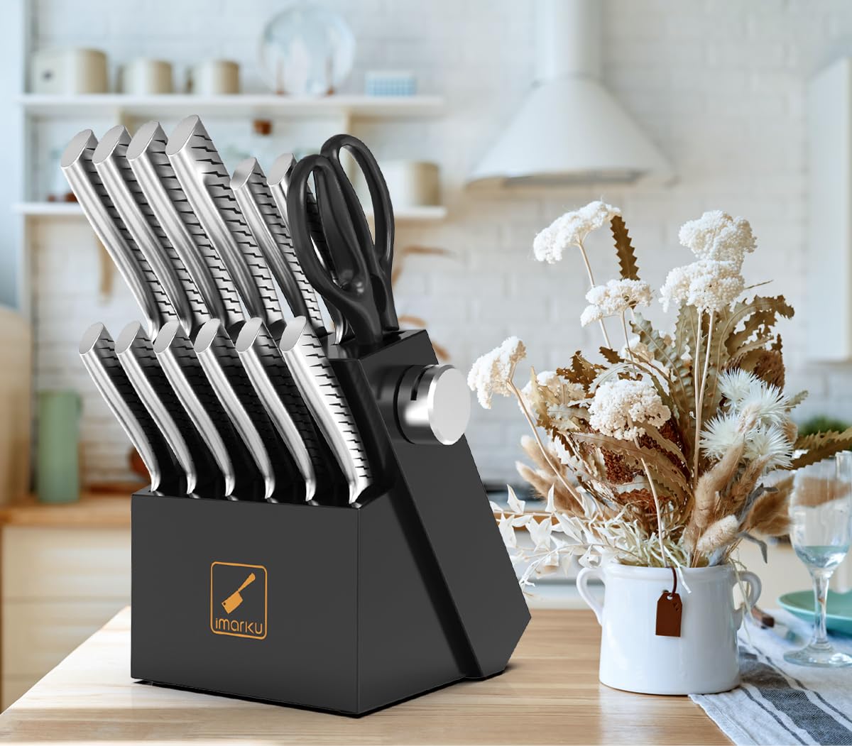imarku built-in sharpener integrated in block for quick touch-ups.