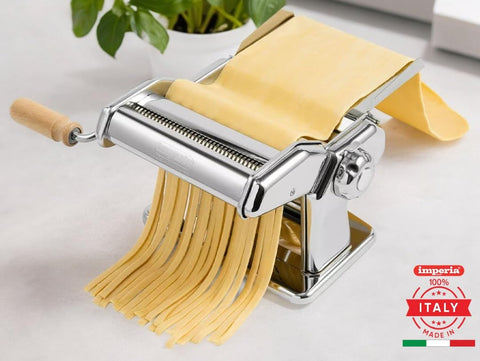 Imperia pasta maker easy lock dial demonstrates quick thickness adjustments for pasta making.