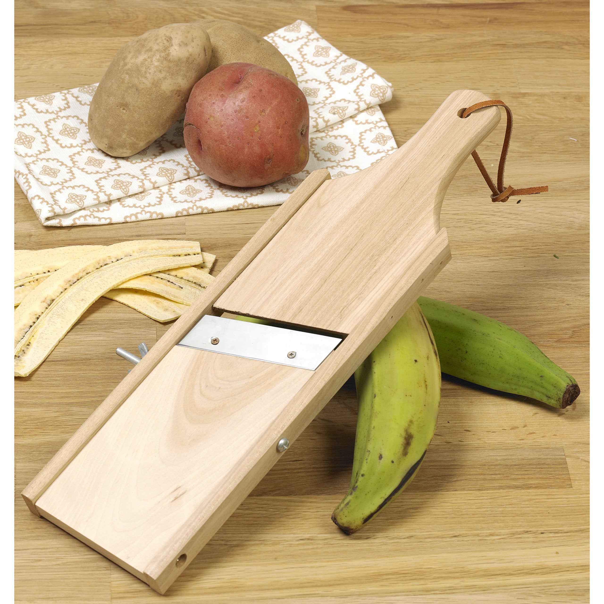 Imusa Mariquitera eco-friendly wood kitchen tool for chips and more.