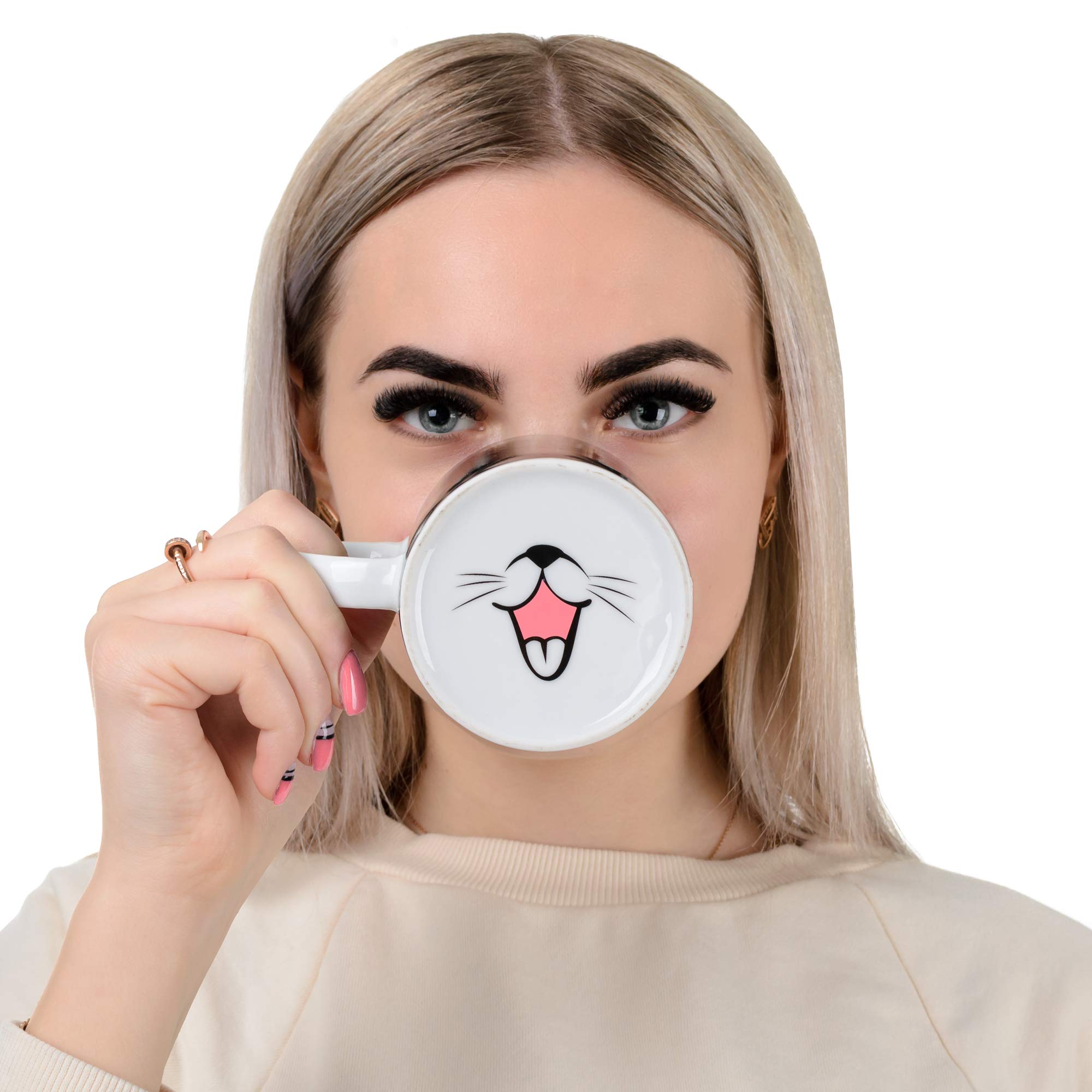 InGwest mug detail with cat tongue bottom design.