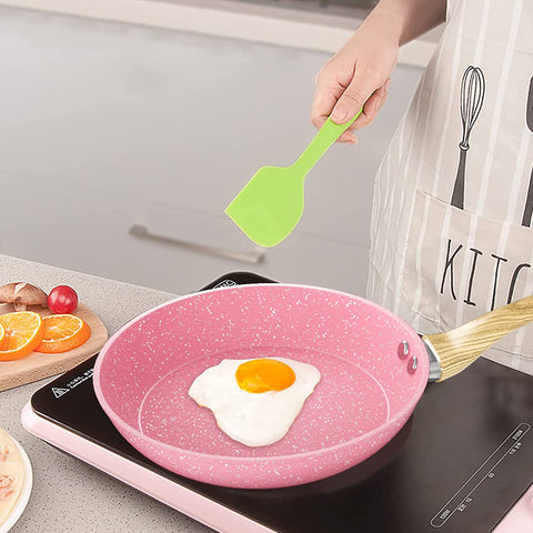 Innerwell pan cleans quickly with minimal scrubbing after cooking.