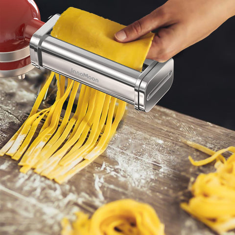 InnoMoon cleaning brush included for quick post-use care.