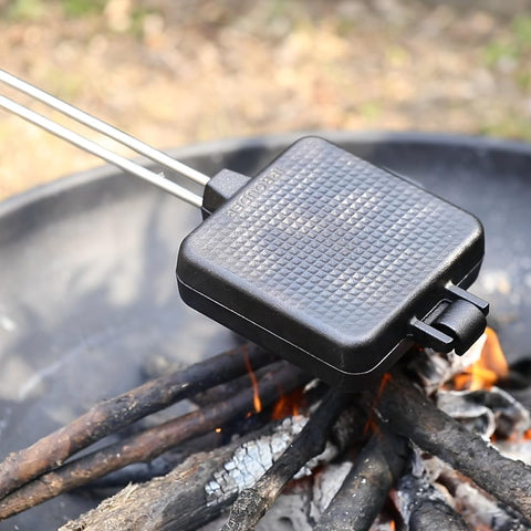 IPROUDER campfire pie iron closed illustrates durable cast-iron construction for reliable camp meals