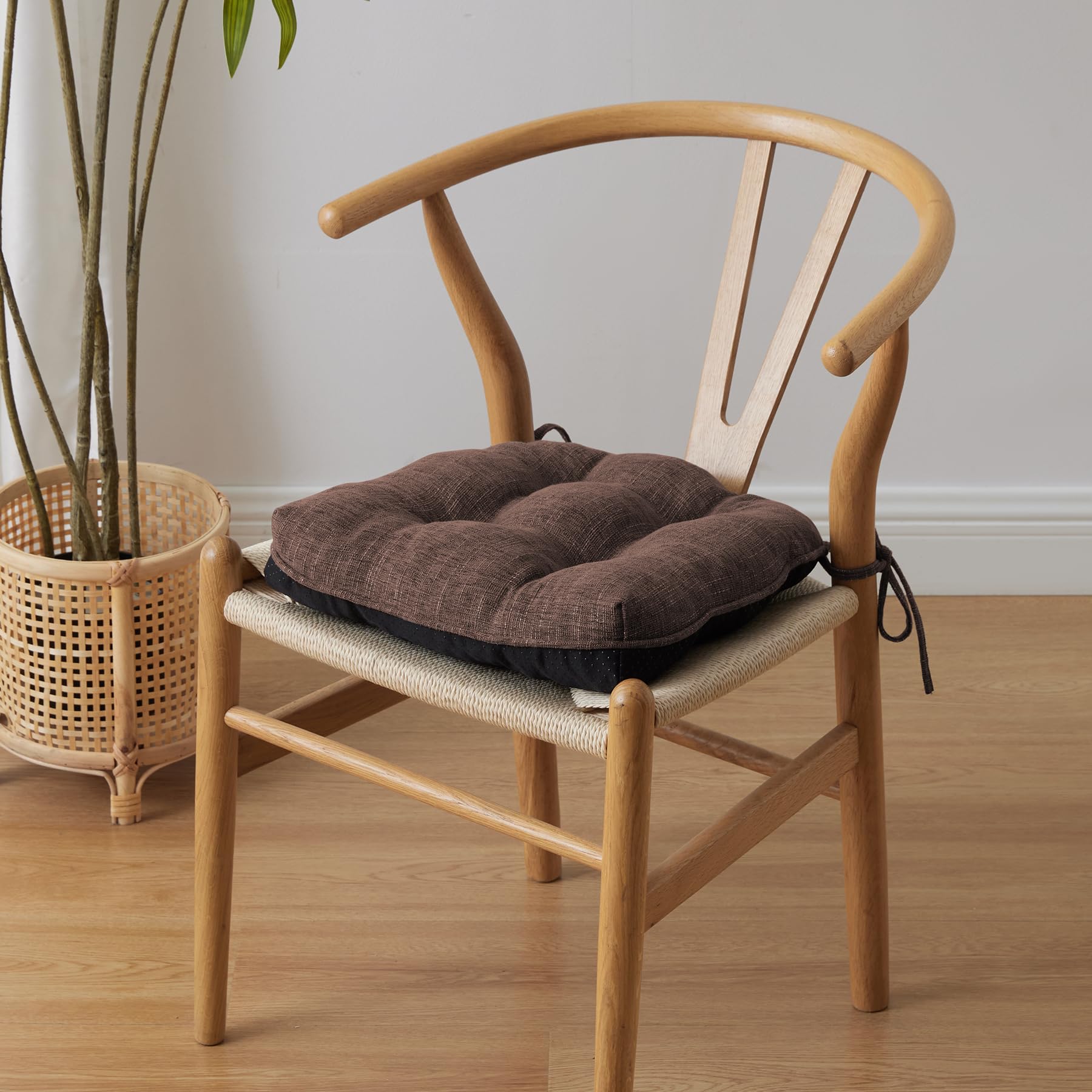 IPYNBAP vacuum-packed cushions expand to thick, soft seating fast.