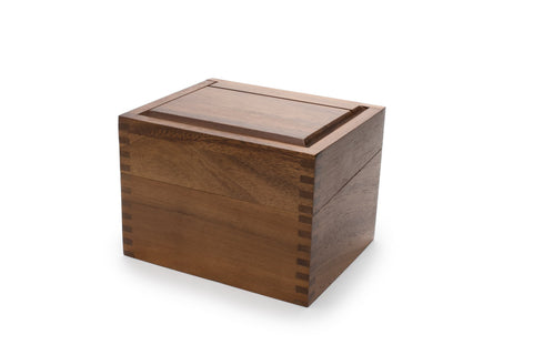 Ironwood Gourmet divider tabs help sort 3x5 and 4x6 cards neatly.