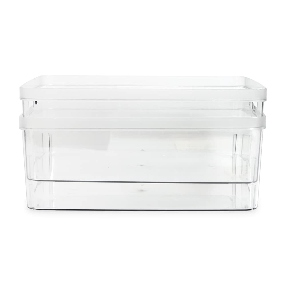Isaac Jacobs desk organizer bin to keep pens and notes tidy.