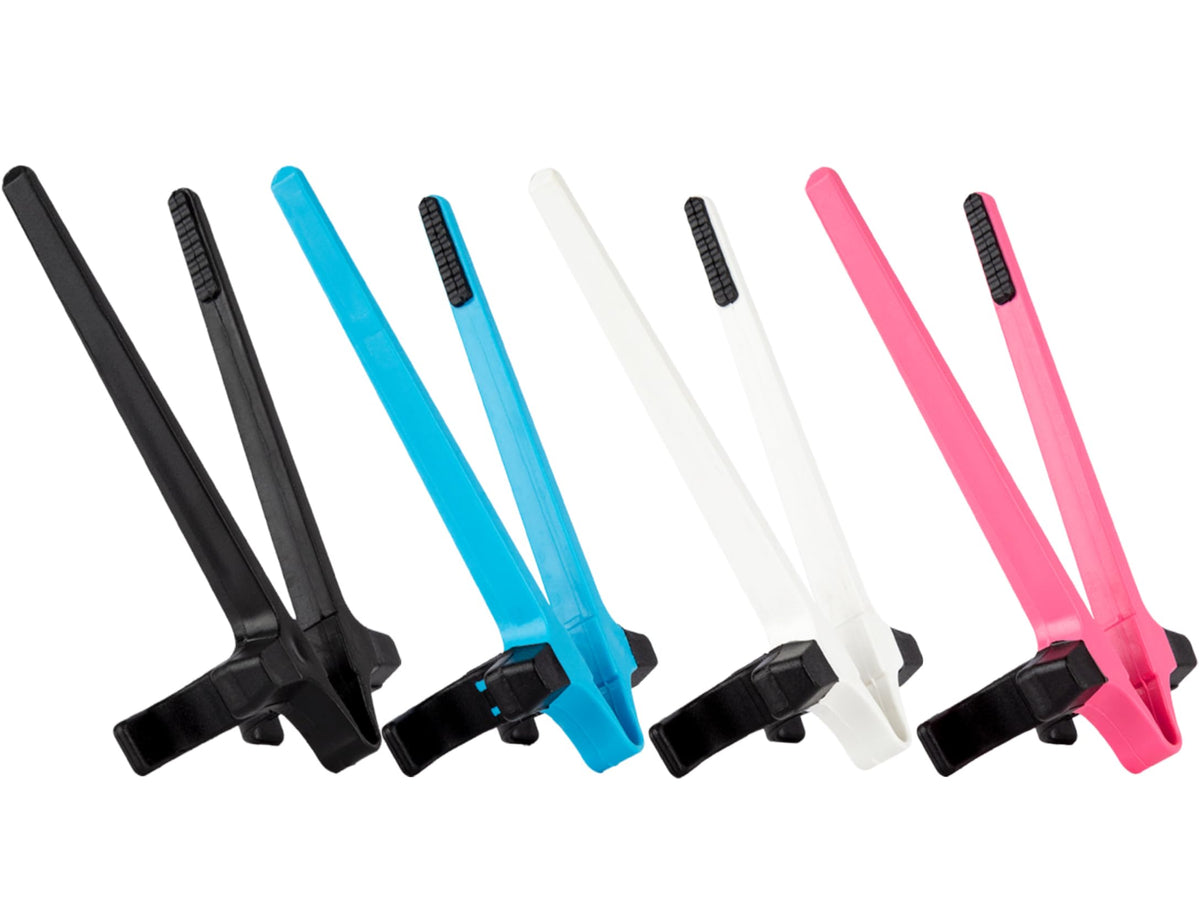 isnack Pro finger chopsticks for gamers grabbing snacks effortlessly during long sessions
