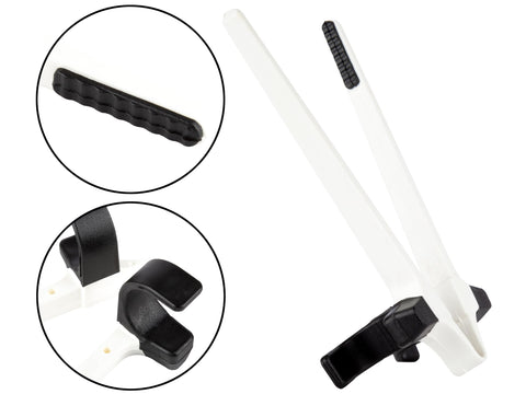 isnack Pro finger chopsticks enhance gaming snacking during breaks