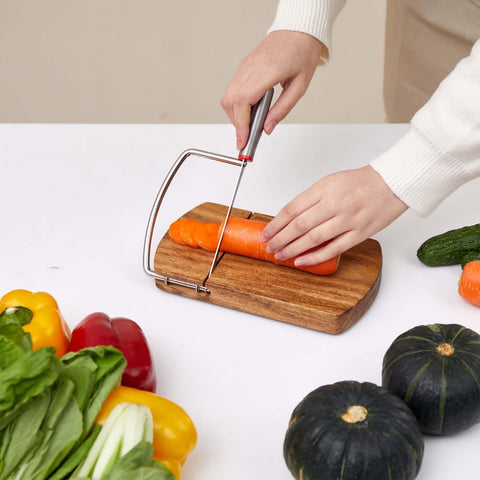 Non-slip feet keep the board steady while slicing
