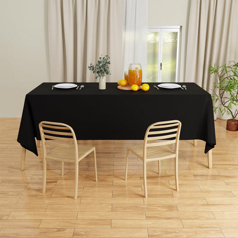 IVAPUPU protects tables from scratches and stains during gatherings.
