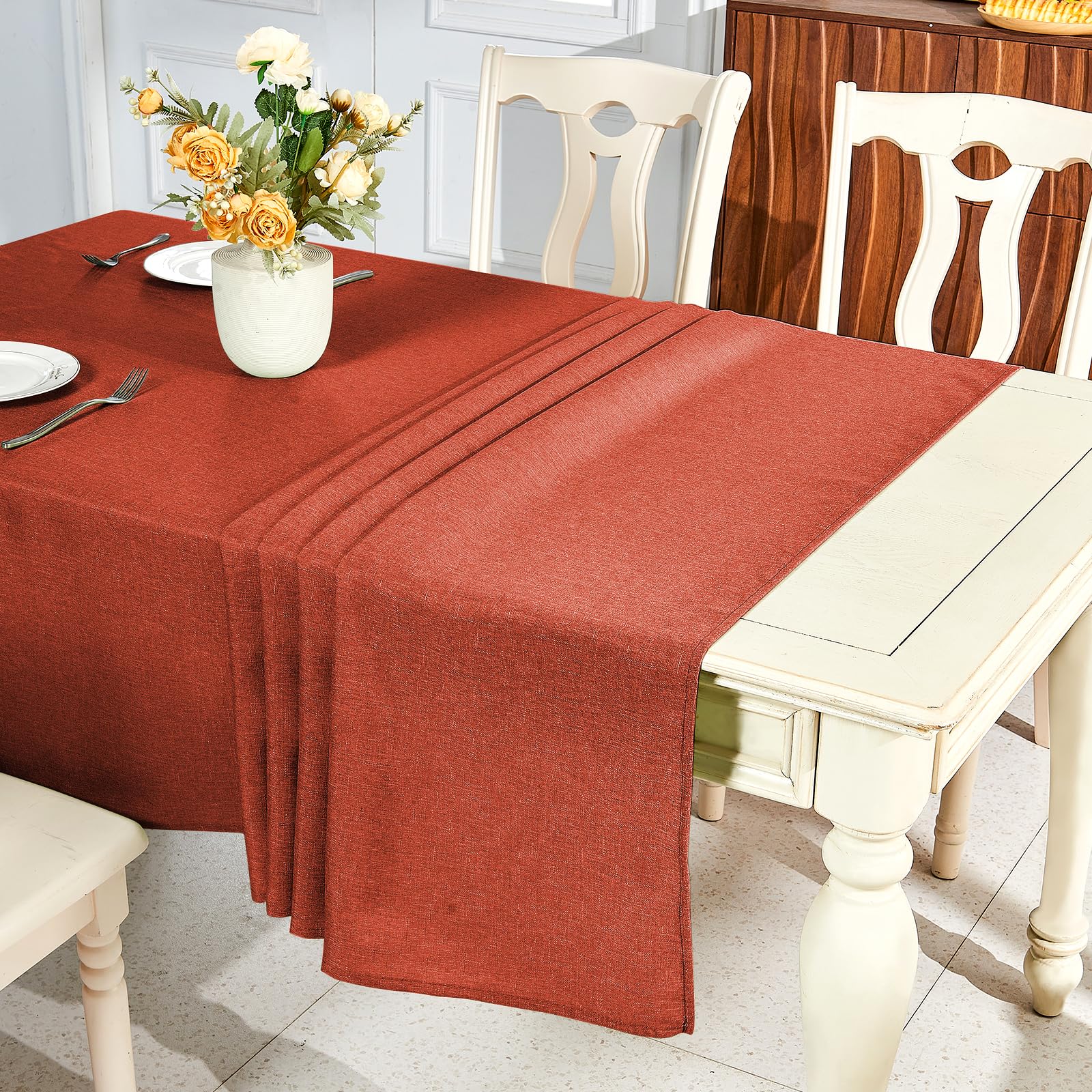 IVAPUPU wrinkle-free 60x84 tablecloth draped smoothly over the table
