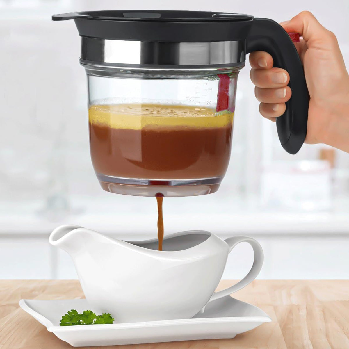 IVYHOME fat separator clear body showing 4-cup capacity for measurement.