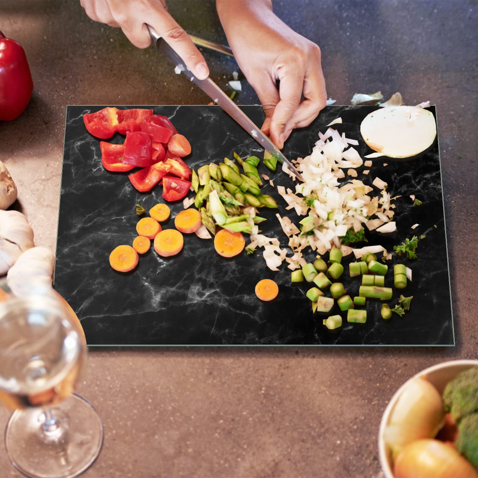 JAMBALAY board with non-slip feet keeps stable prep surface