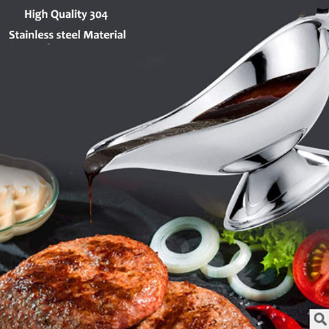 Jasni Liu gravy boat handle provides comfortable grip for controlled pouring.