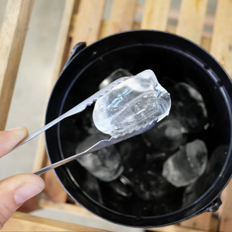 JCREN compact serving tongs ideal for weddings and parties.