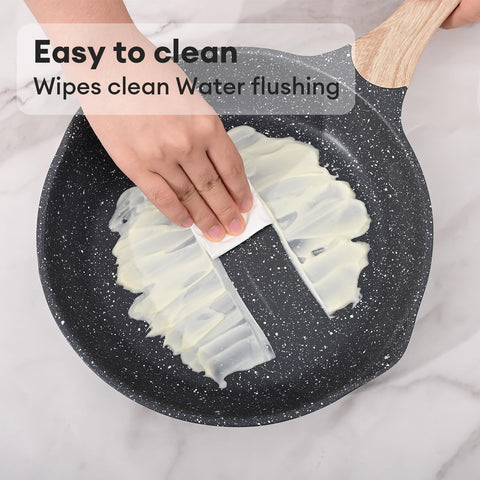 JEETEE pan with diversion pour spout for tidy serving