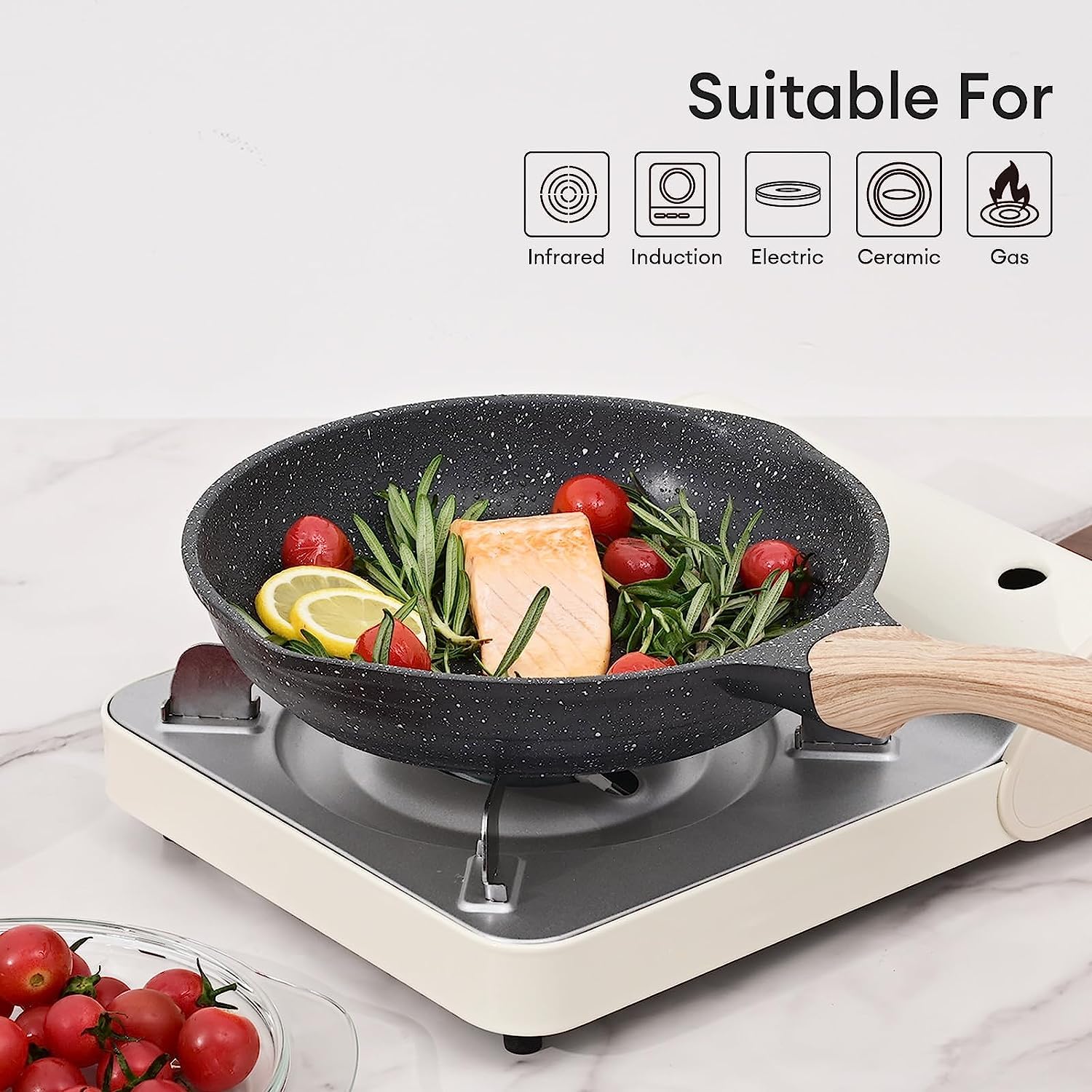 JEETEE pan hanging hole feature for convenient storage