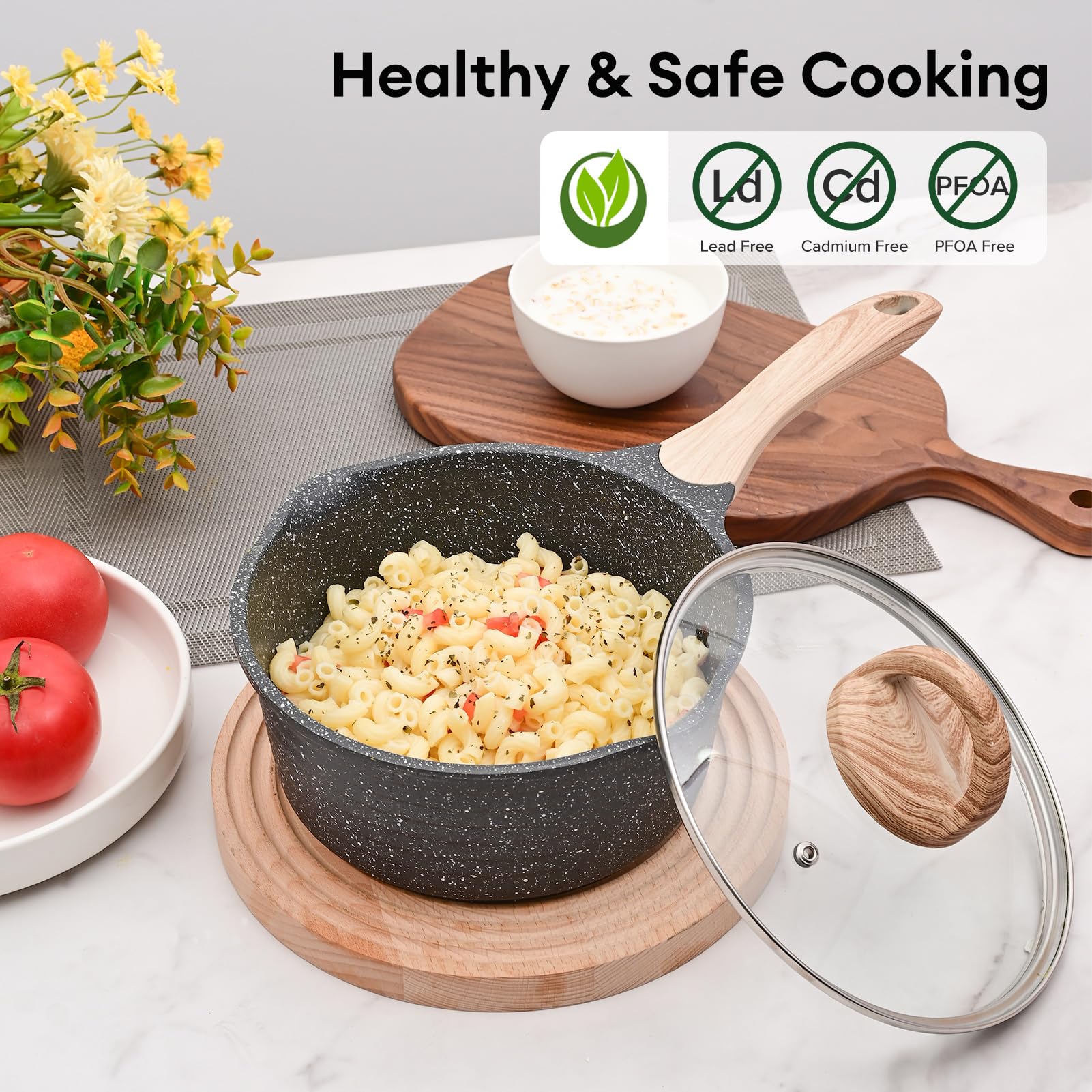 JEETEE easy-clean interior, rivet-free design