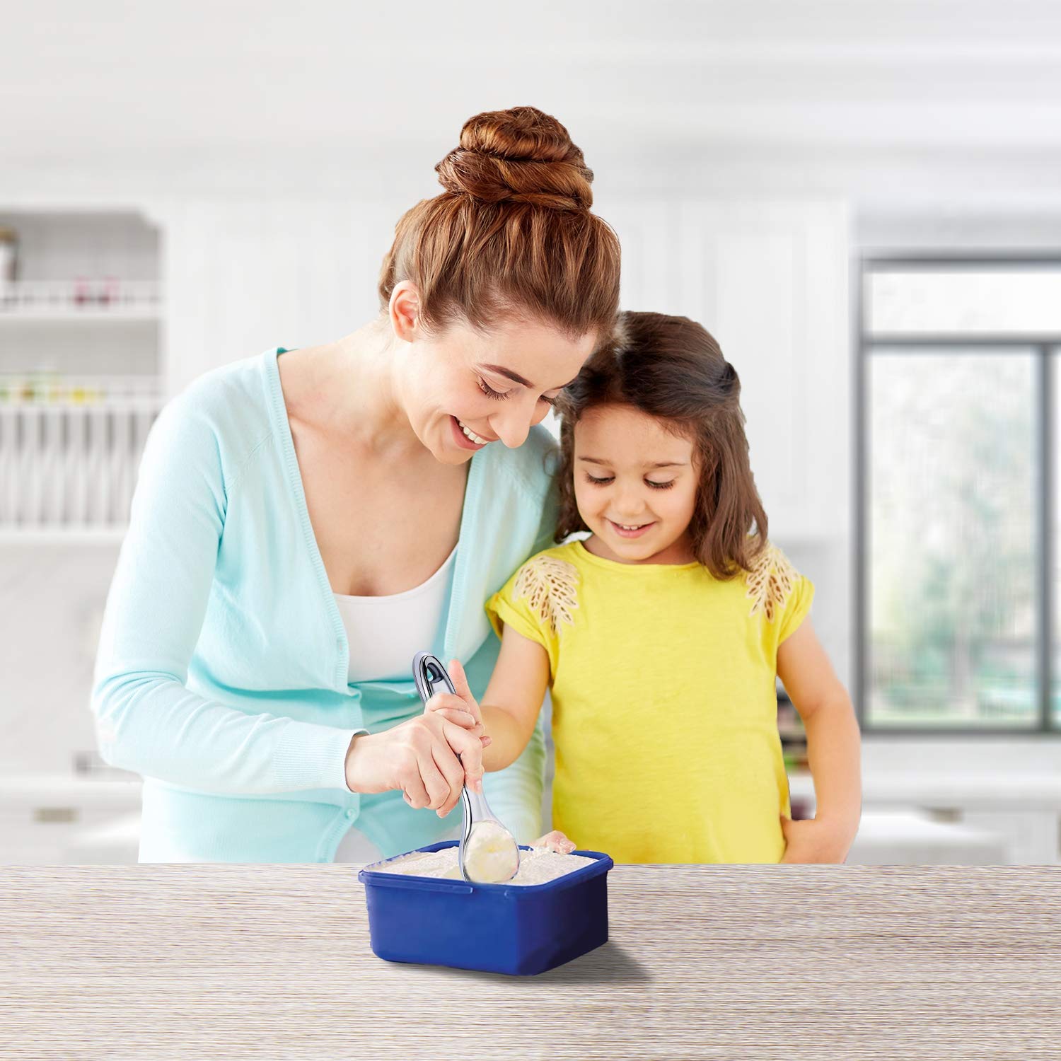 JENNIMER scoop creates uniform ice cream balls for elegant presentations.