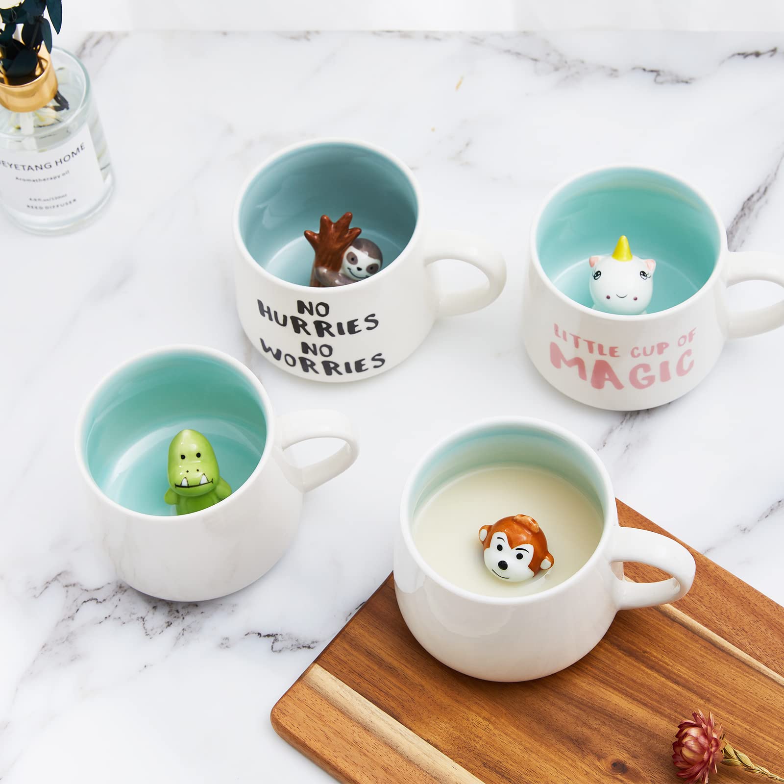 Jeuhoue ceramic cup uses plant-based pigments for a safe, vibrant inside design.