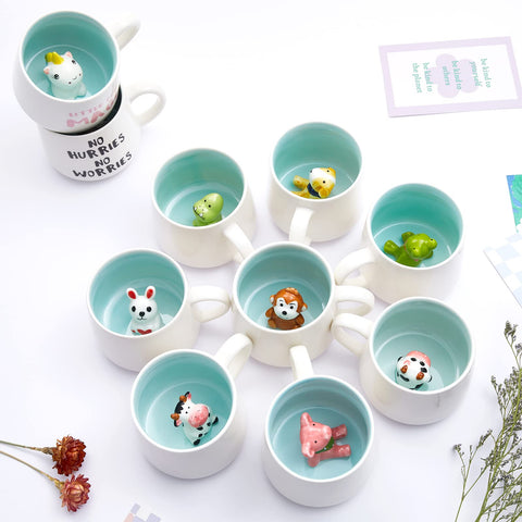 Jeuhoue cup enhances table or desk with a cheerful decorative touch.