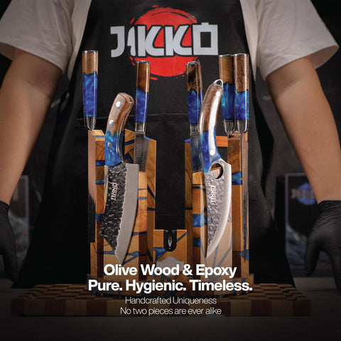 Jikko Eternal Wave slicing-cleaver for smooth, even portions.
